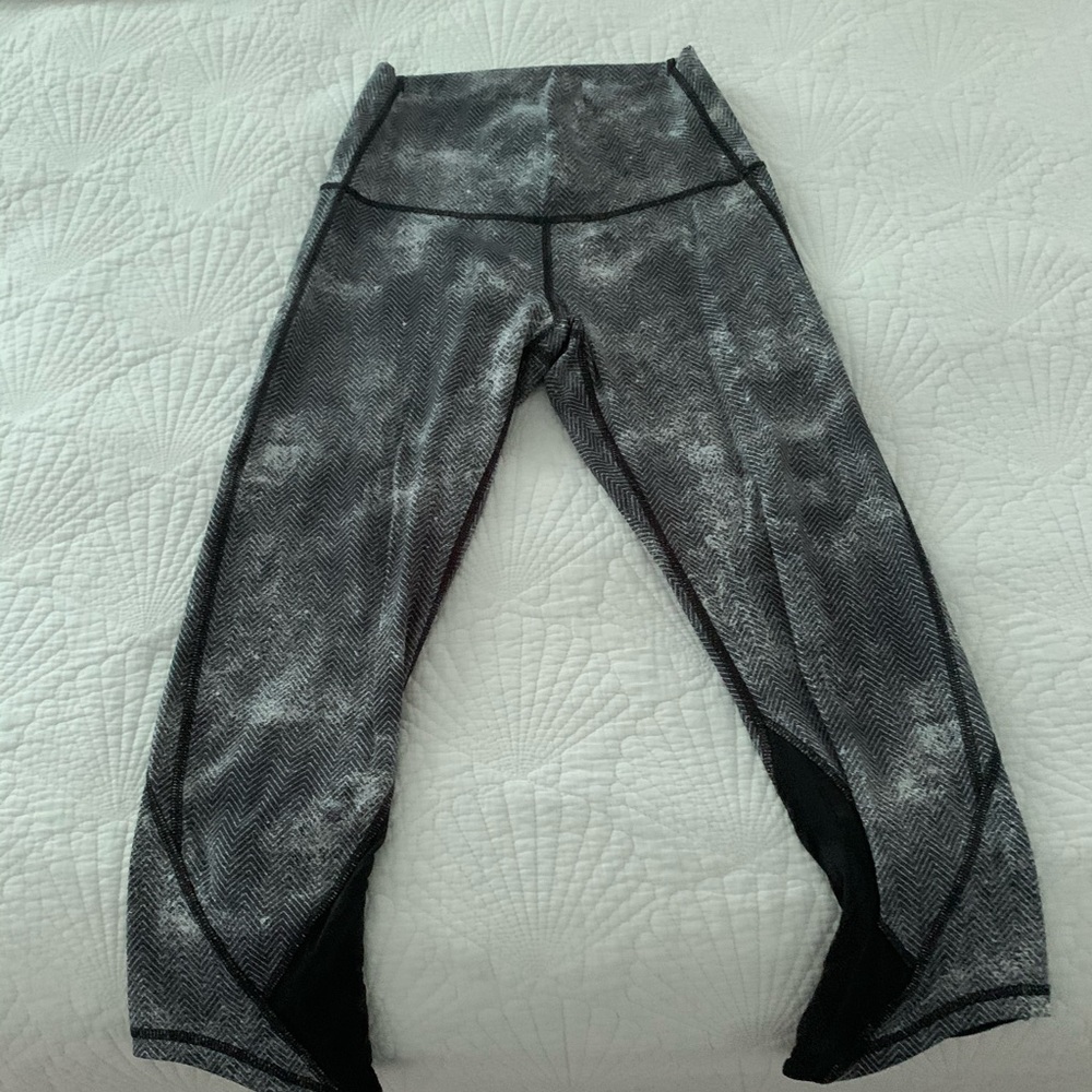 Lululemon crop pants
